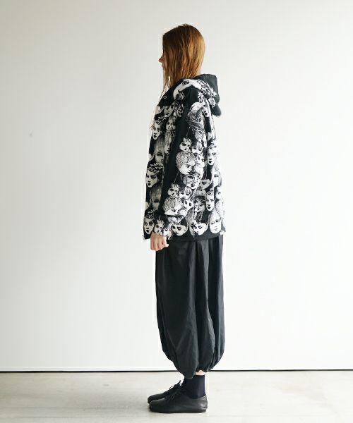 AHCAHCUMあちゃちゅむフルーツ女ジップパーカー（クロ）01-231-0703