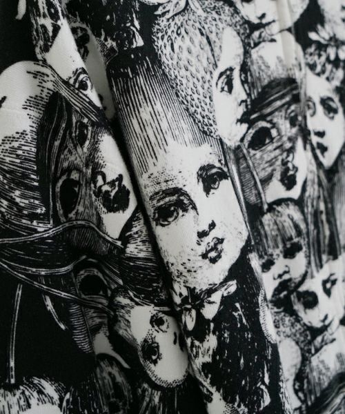 AHCAHCUMあちゃちゅむフルーツ女ジップパーカー（クロ）01-231-0703