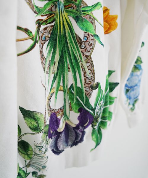 AHCAHCUMあちゃちゅむお花の体ジップパーカー（シロ）