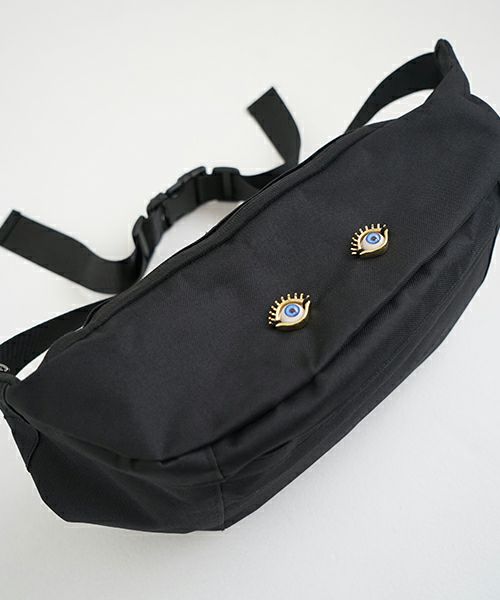 AHCAHCUM あちゃちゅむ お目目BODY BAG（クロ）