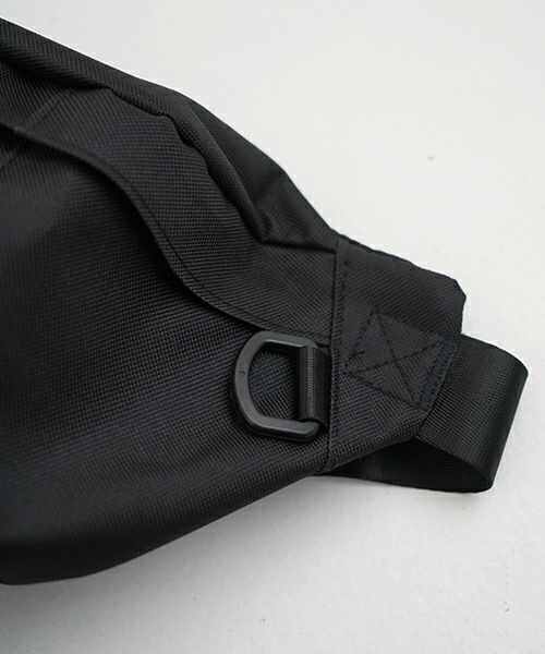 AHCAHCUM あちゃちゅむお目目BODY BAG（クロ）