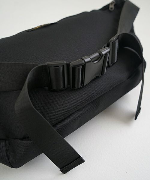 AHCAHCUM あちゃちゅむお目目BODY BAG（クロ）