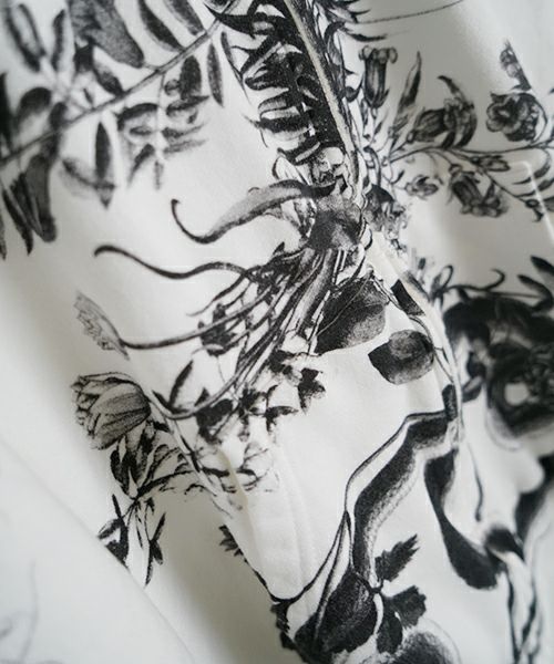 AHCAHCUM あちゃちゅむ お花体ジップパーカー（クロ）01-231-0702