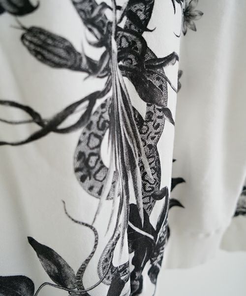 AHCAHCUMあちゃちゅむお花の体ジップパーカー（モノクロ）