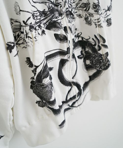 AHCAHCUMあちゃちゅむお花の体ジップパーカー（モノクロ）