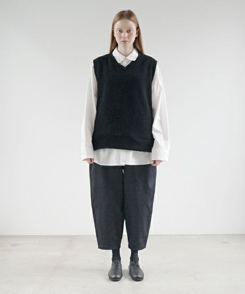 VU ヴウ boa v vest [BLACK］ボア Vネックベスト vu-cut-011