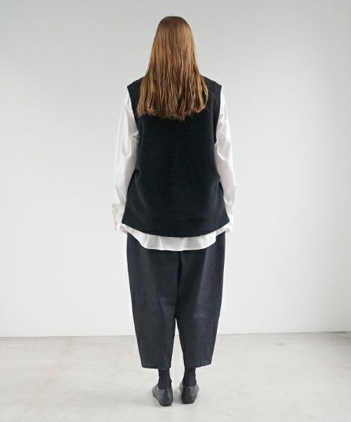 VU ヴウ boa v vest [BLACK］ボア Vネックベスト vu-cut-011