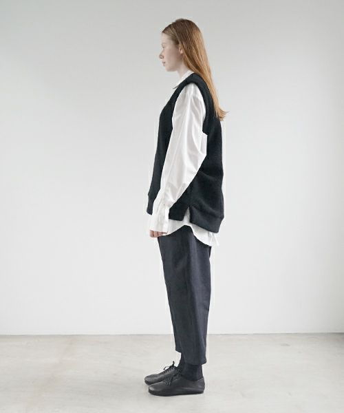 VU ヴウ boa v vest [BLACK］ボア Vネックベスト vu-cut-011