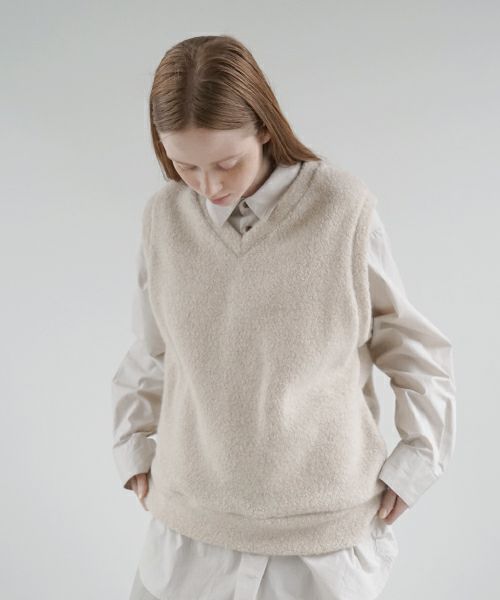 VU ヴウ boa v vest  [FIGARO］ボア Vネックベスト vu-cut-011