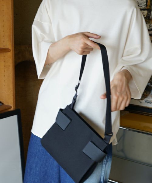 macromauro  マクロマウロ WRAP BAG SHOULDER CANVAS S(BLACK)