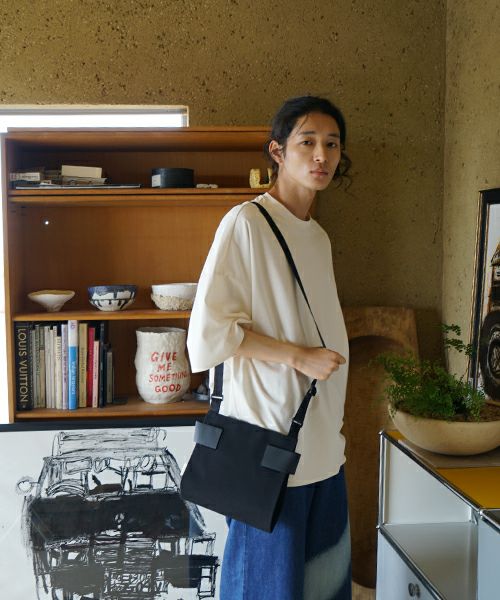 macromauro  マクロマウロ WRAP BAG SHOULDER CANVAS S(BLACK)