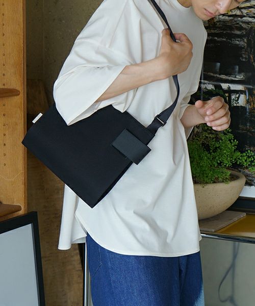 macromauro  マクロマウロ WRAP BAG SHOULDER CANVAS S(BLACK)