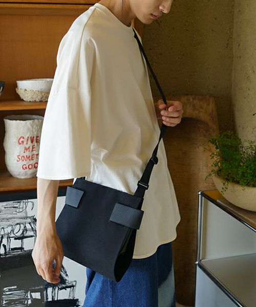 macromauro  マクロマウロ WRAP BAG SHOULDER CANVAS S(BLACK)