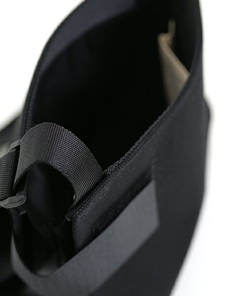 macromauro  マクロマウロ WRAP BAG SHOULDER CANVAS S(BLACK)