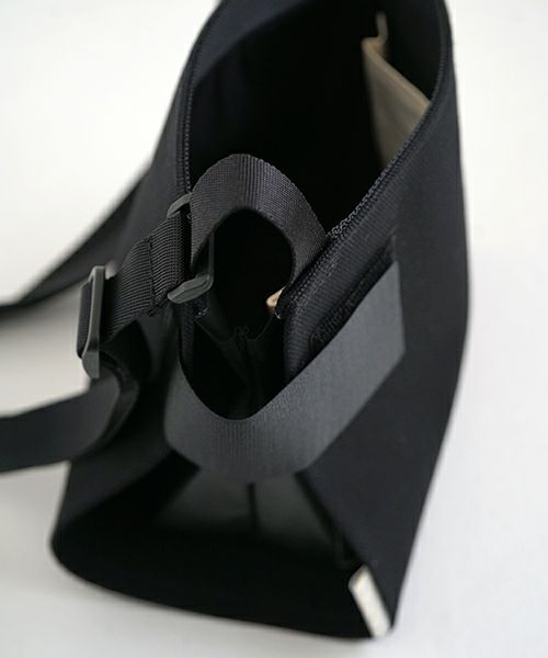 macromauro  マクロマウロ WRAP BAG SHOULDER CANVAS S(BLACK)