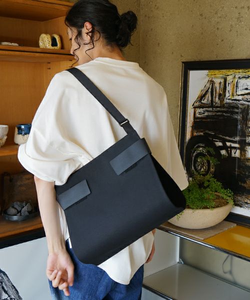macromauro  マクロマウロ WRAP BAG SHOULDER CANVAS M(BLACK)