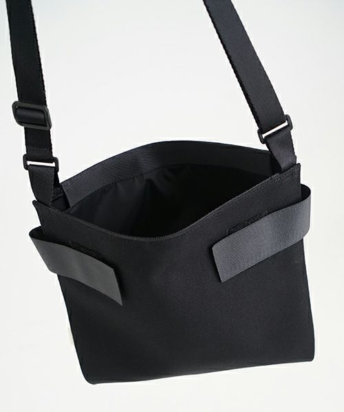 macromauro  マクロマウロ WRAP BAG SHOULDER CANVAS M(BLACK)