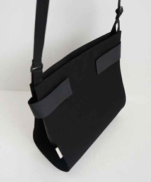 macromauro  マクロマウロ WRAP BAG SHOULDER CANVAS M(BLACK)