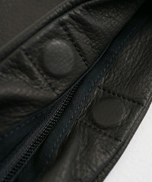 VU PRODUCT ヴウプロダクト 鹿革ショルダートート BLACK｜軽量ディア