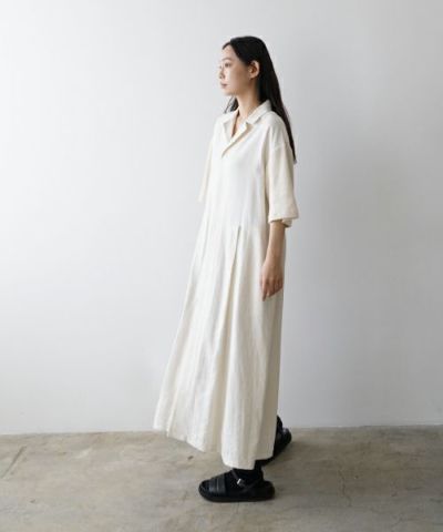 Mochi<br>モチ<br>open collar dress [off white]<br>オープンカラーワンピース