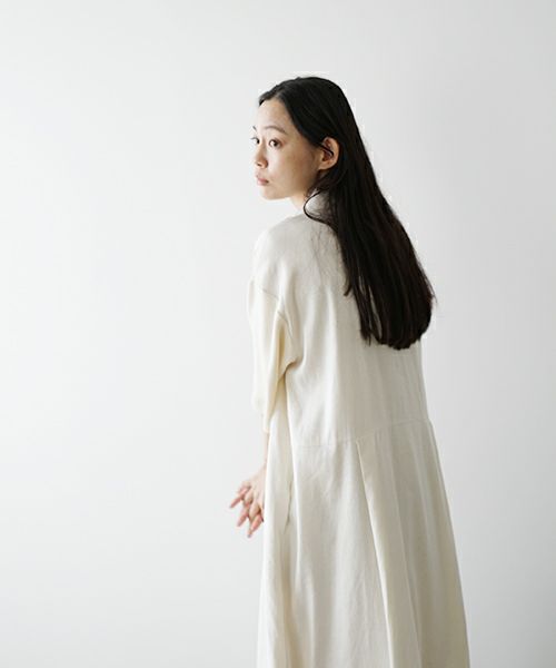 Mochi ワンピース　グレージュ Mochi モチ open collar dress [black] オープンカラーワンピース