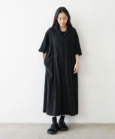 Mochi<br>モチ<br>open collar dress [black]<br>オープンカラーワンピース