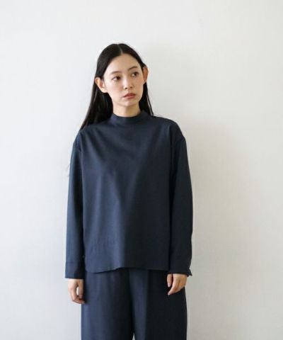 Mochi<br>モチ<br>【standard】petit high necked shirt [deep blue]<br>ハイネックシャツ