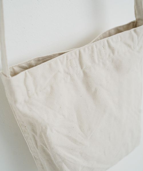 YOKO SAKAMOTO ヨーコサカモトRESEARCHER BAG MEDIUM[ECRU/YS-RE-BAG-M] ショルダーバッグ