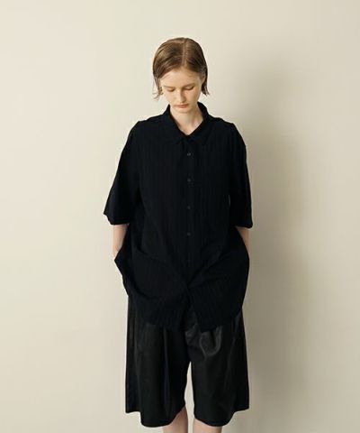 YOKO SAKAMOTO<br>ヨーコサカモト<br>OPEN COLLAR SHIRT<br>[BLACK/YS - 25SS - 73] <br>オープンカラーシャツ