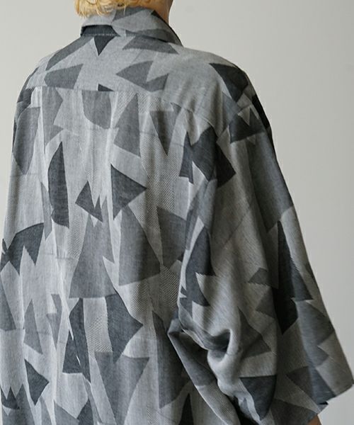 VUヴウgeometric open collar shirt [WHITE×BLACK］幾何学開襟シャツ vu-sht-005