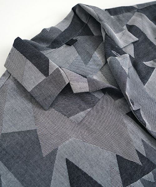 VUヴウgeometric open collar shirt [WHITE×BLACK］幾何学開襟シャツ vu-sht-005