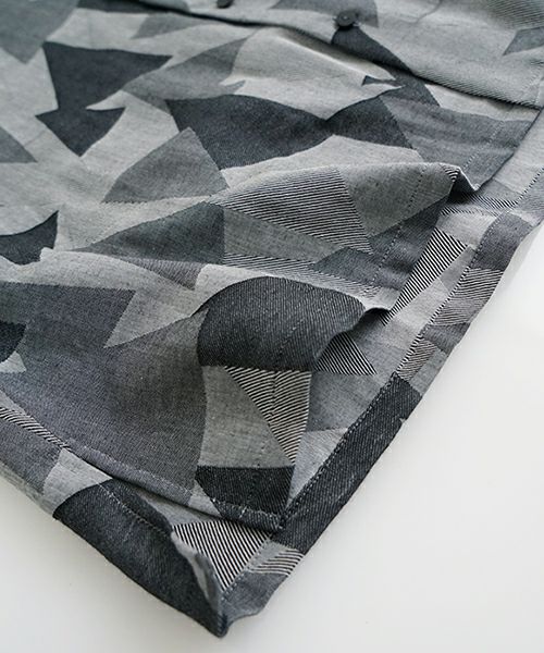 VUヴウgeometric open collar shirt [WHITE×BLACK］幾何学開襟シャツ vu-sht-005