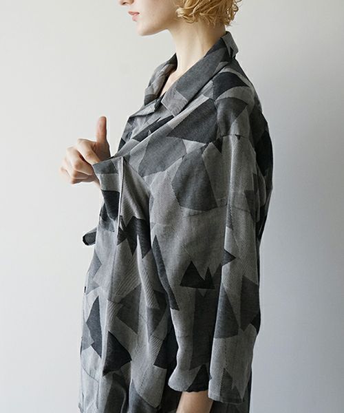 VUヴウgeometric open collar shirt [WHITE×BLACK］幾何学開襟シャツ vu-sht-005