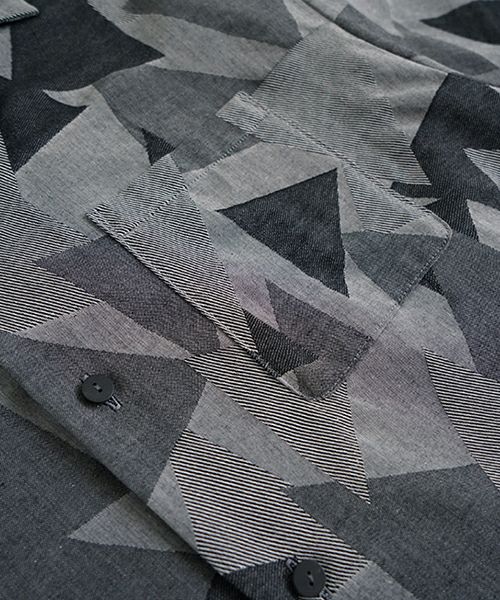 VUヴウgeometric open collar shirt [WHITE×BLACK］幾何学開襟シャツ vu-sht-005