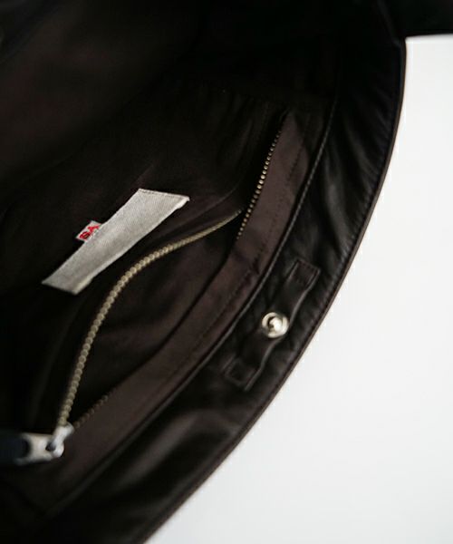 YOKO SAKAMOTO / ヨーコサカモトRESEARCHER BAG-MEDIUM[BROWN-FG] YS-BAG-LE-M