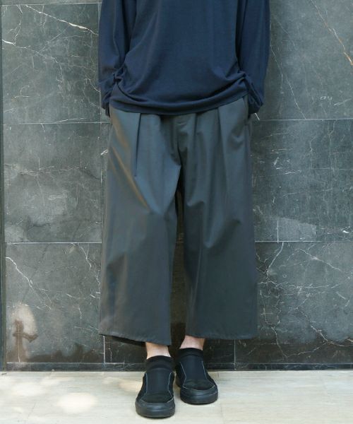 VU / ヴウtuck wide cropped pants finx cotton [GRAPHITE] vu-pnt-012