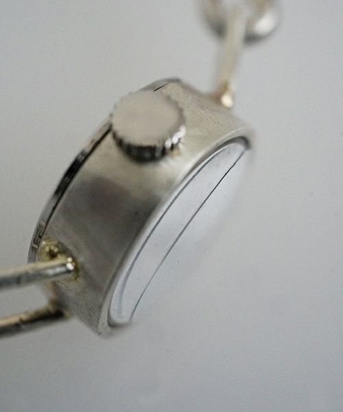 nejicommu SPACE BANGLE S シルバー ミニマル文字盤 ディテール