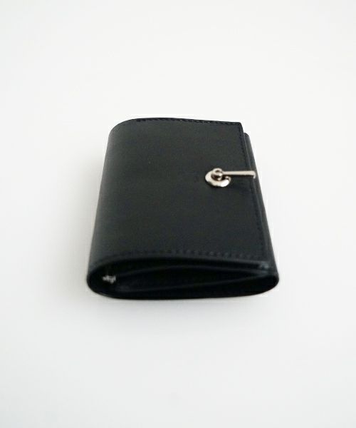 ED ROBERT JUDSON SWITCH トライフォールドウォレット（ブラック）の正面の横