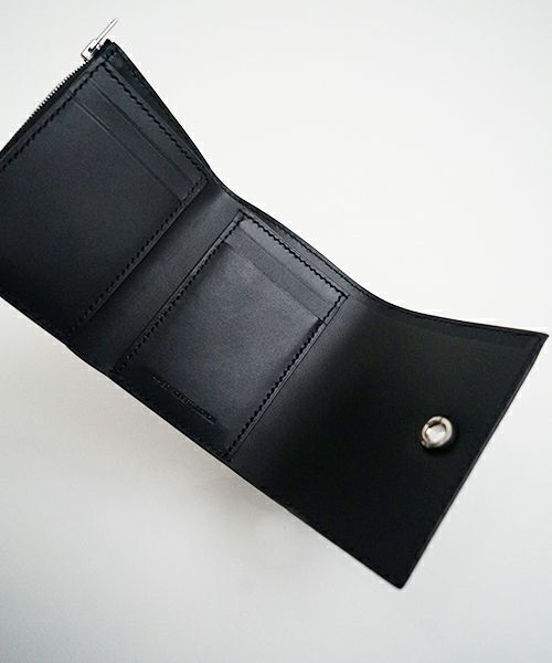 ED ROBERT JUDSON SWITCH トライフォールドウォレット（ブラック）のカード収納部分