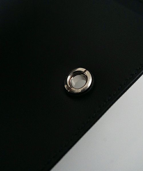 ED ROBERT JUDSON SWITCH トライフォールドウォレット（ブラック）のスイッチ部分