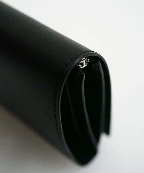 ED ROBERT JUDSON SWITCH トライフォールドウォレット（ブラック）のマチ部分